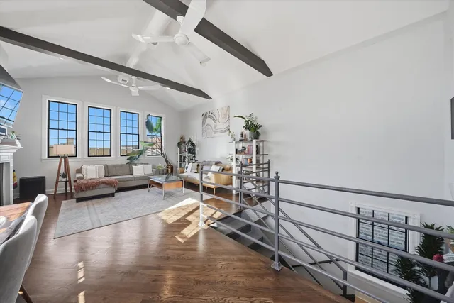 $700,000 | 3511 North Wilton Avenue, Unit 4, Chicago, IL 60657