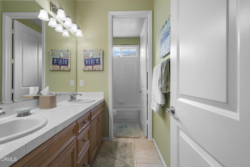 1423 Caspian Way Oxnard, CA 93035 - Photo 26 of 43