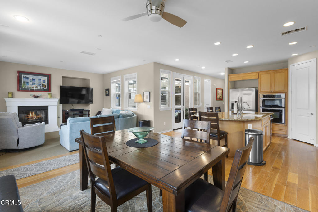 1423 Caspian Way Oxnard, CA 93035 - Photo 3 of 43