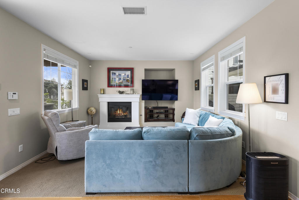 1423 Caspian Way Oxnard, CA 93035 - Photo 5 of 43