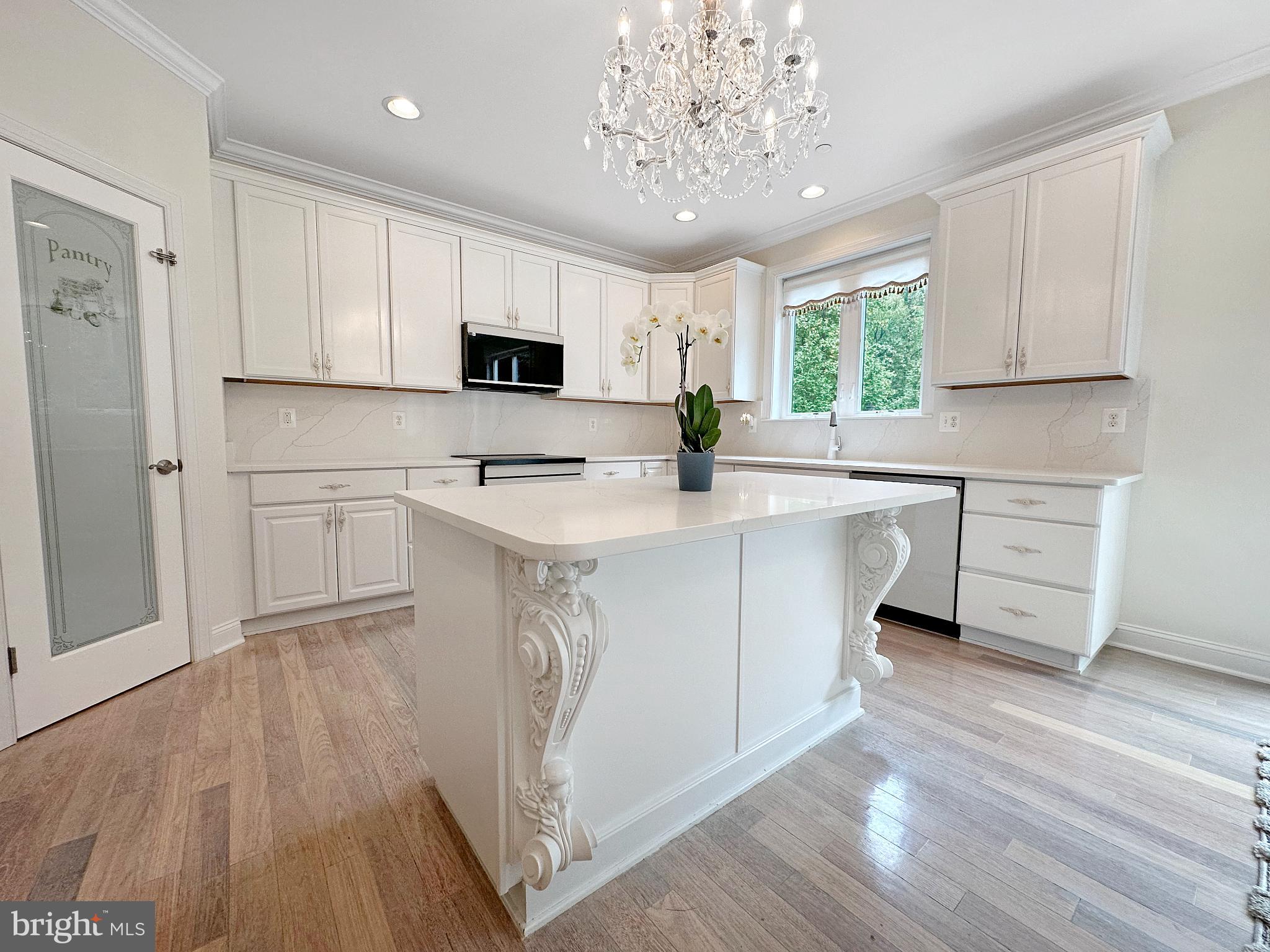 504 Teak Road Crownsville, MD 21032 - Photo 23 of 94 Main Level Upgraded Kitchen w/ Quartz Counter Tops