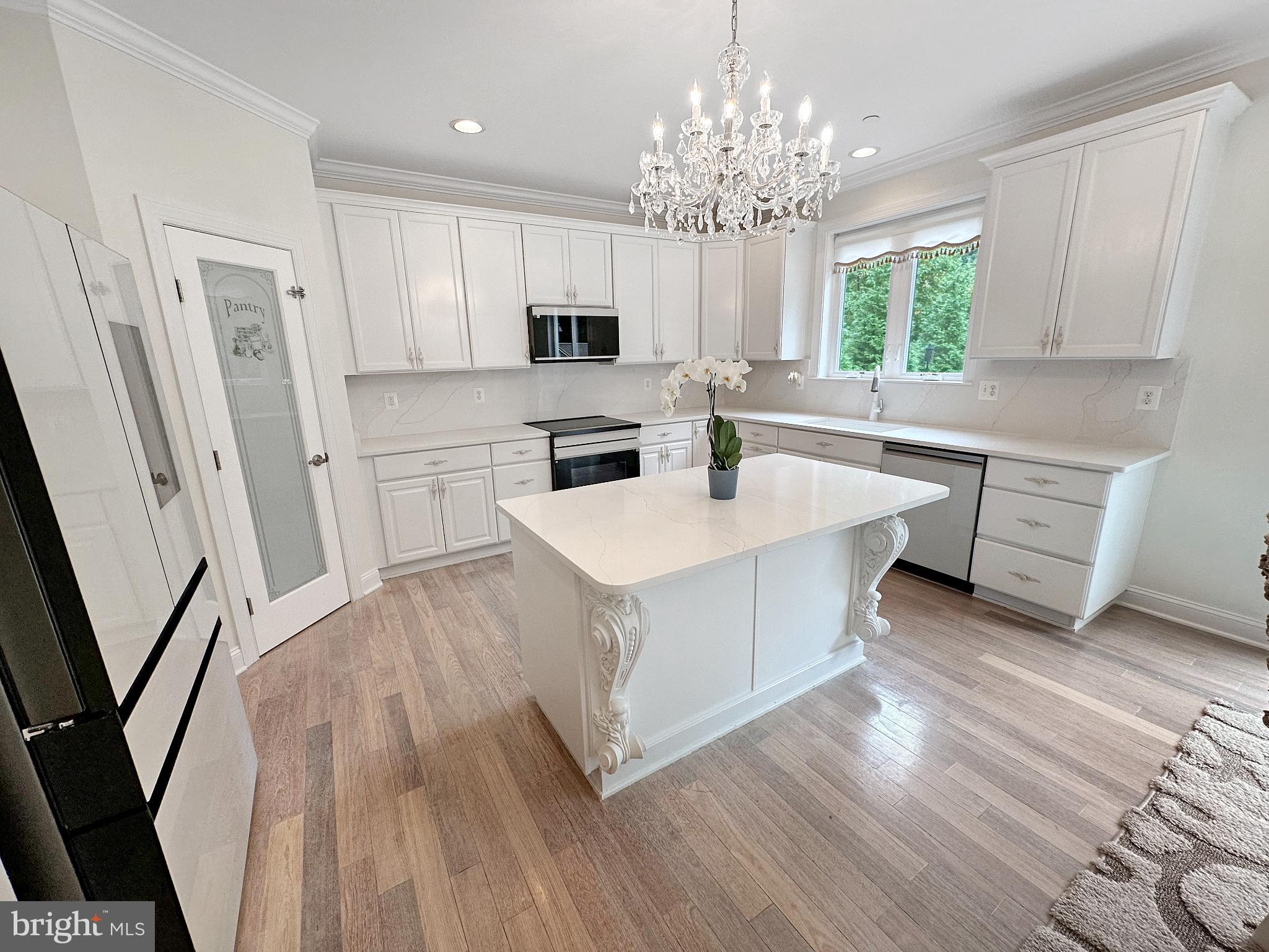 504 Teak Road Crownsville, MD 21032 - Photo 24 of 94 New Appliances & Kitchen Island