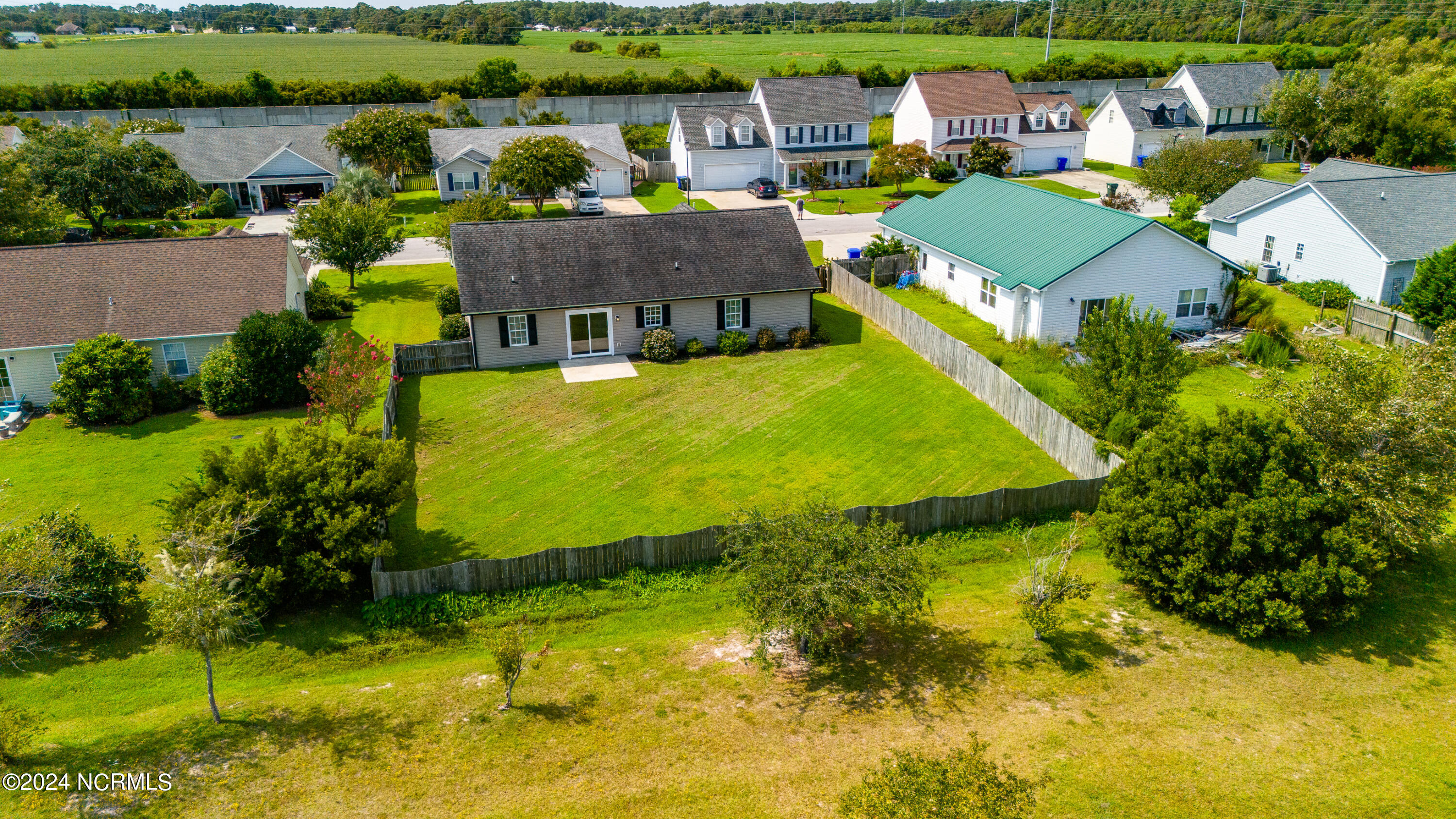 218 Rutledge Avenue Beaufort, NC 28516 - Photo 26 of 39 Chill Photo Aerials-46