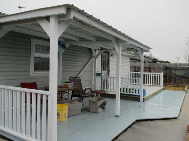 995 Rose Hill Road Pulaski, TN 38478 - Photo 2 of 20 front view of a house with a stairs
