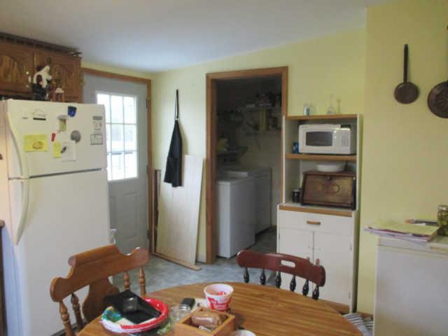 995 Rose Hill Road Pulaski, TN 38478 - Photo 6 of 20 a bedroom with furniture and a window