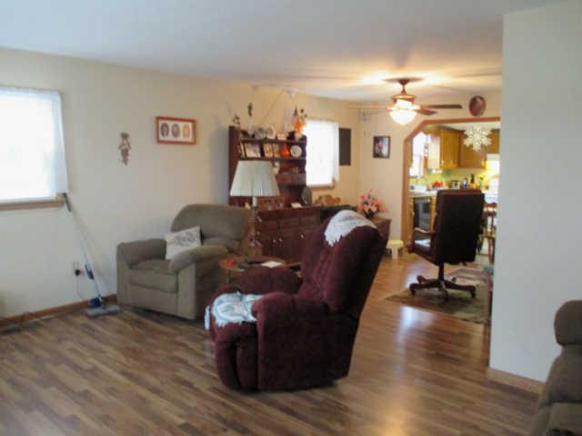 995 Rose Hill Road Pulaski, TN 38478 - Photo 9 of 20 a living room with furniture and a lamp