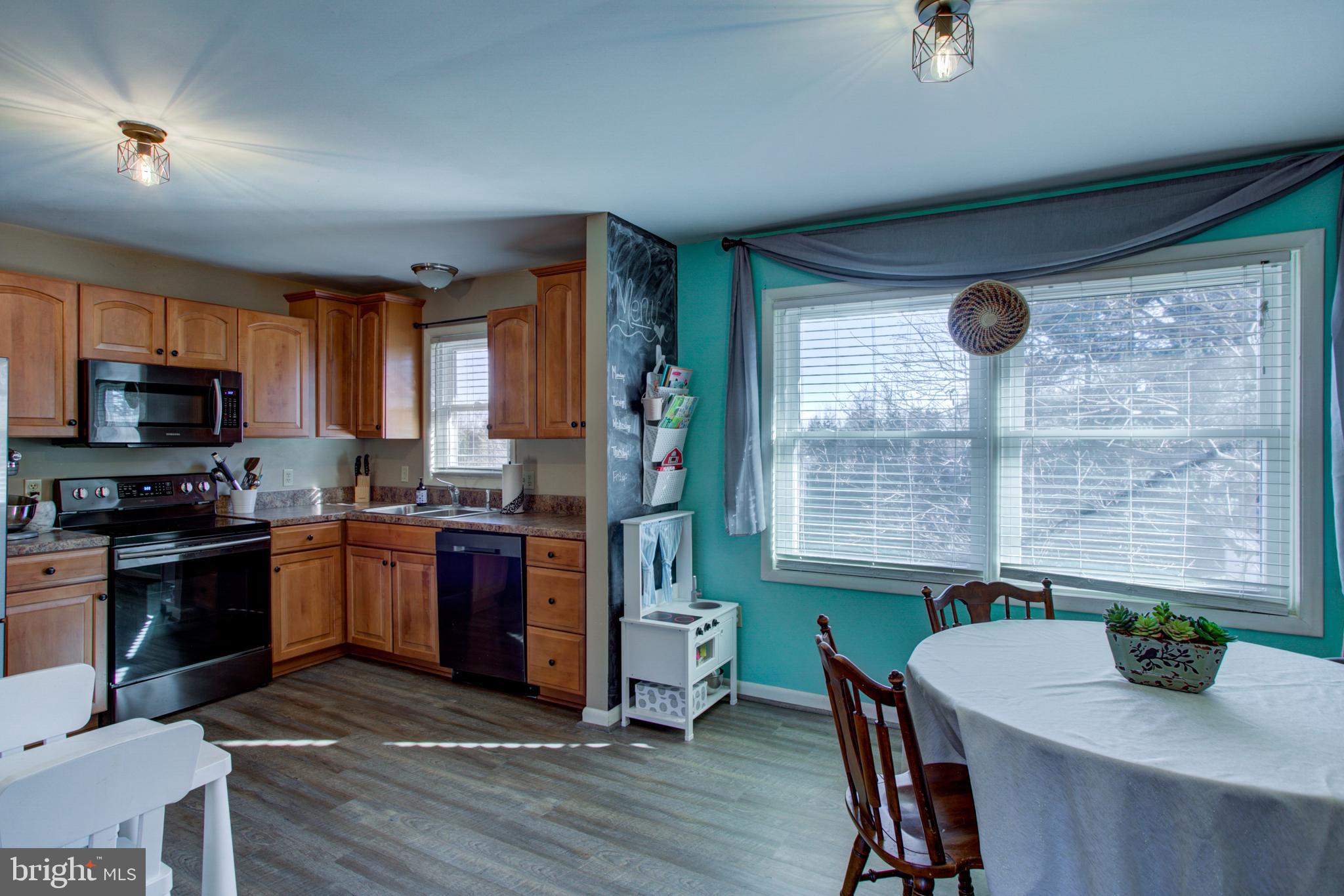 10 Sherri Lane Lititz, PA 17543 - Photo 7 of 45 Gallery Image 7