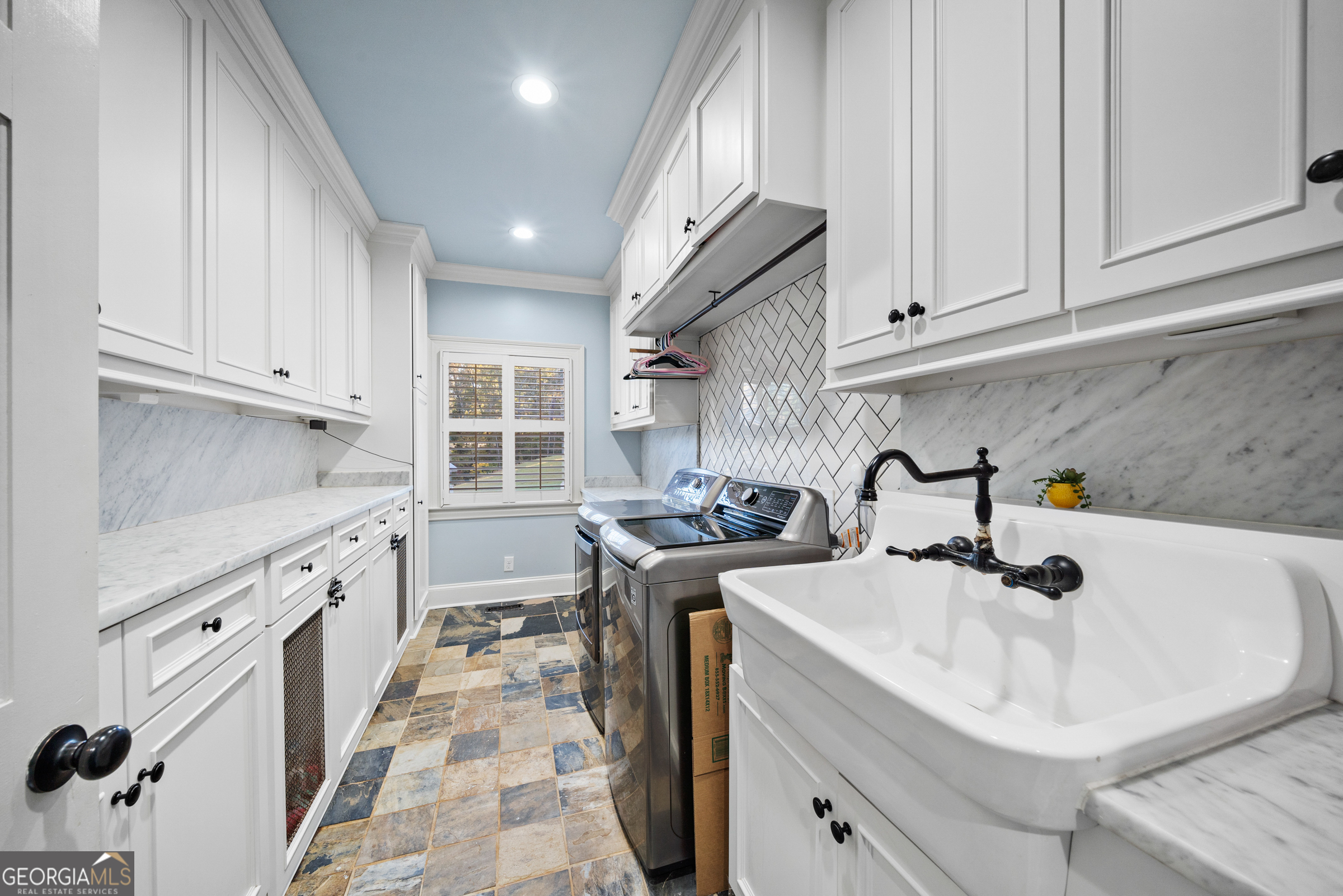 121 Grace Trace Lizella, GA 31052 - Photo 102 of 197 a kitchen with stainless steel appliances granite countertop a sink stove and cabinets