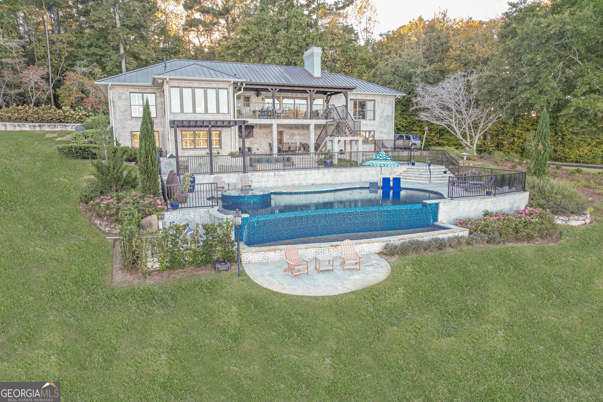 121 Grace Trace Lizella, GA 31052 - Photo 168 of 197 a front view of a house with a yard