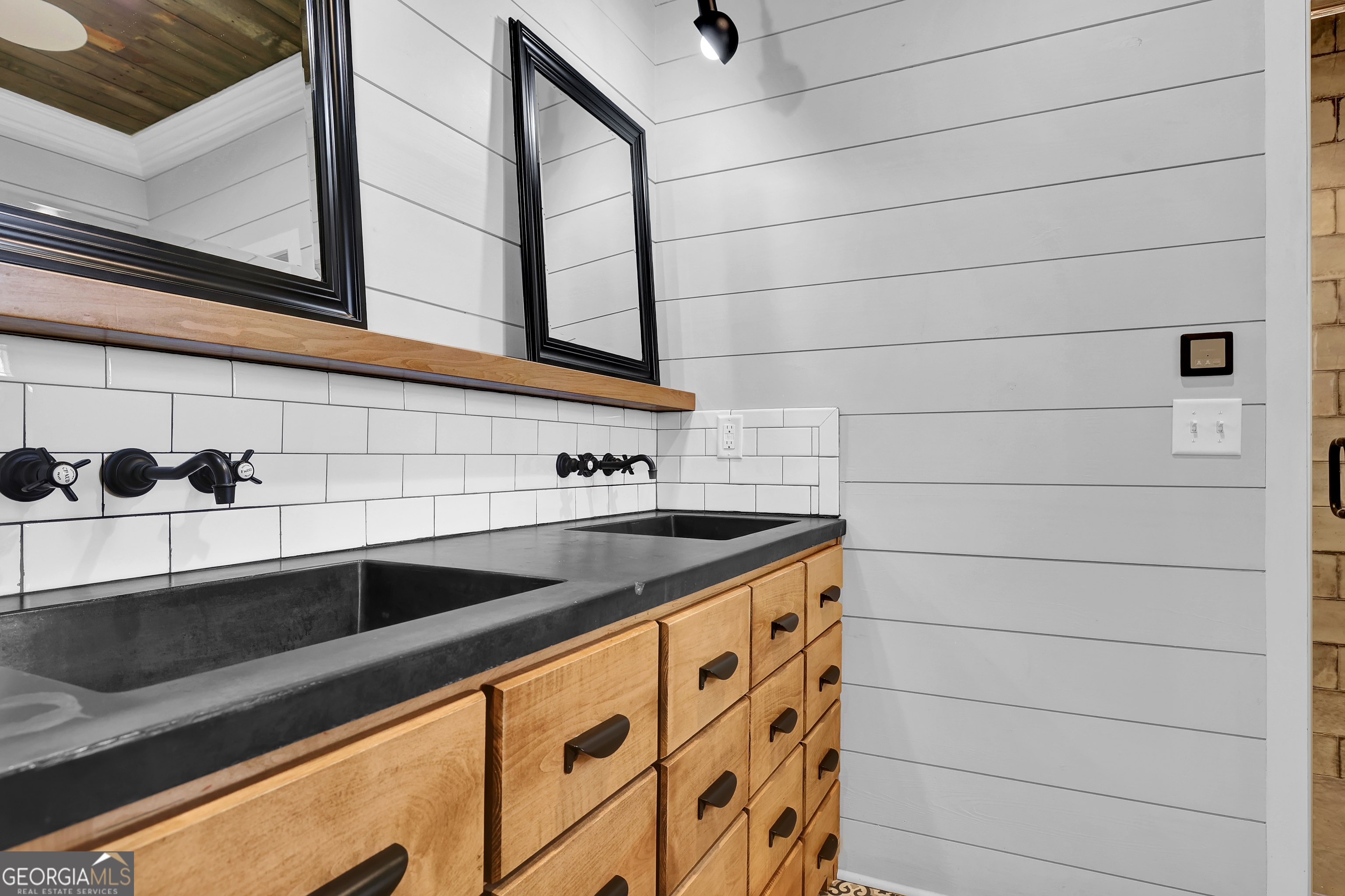 121 Grace Trace Lizella, GA 31052 - Photo 10 of 197