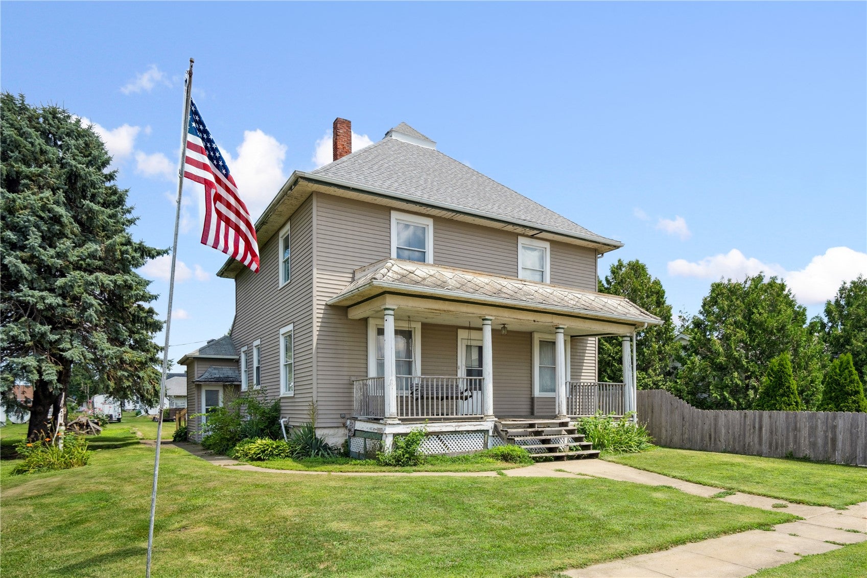 614 Main Street Lowden, IA 52255 - Photo 2 of 22 Gallery Image 2