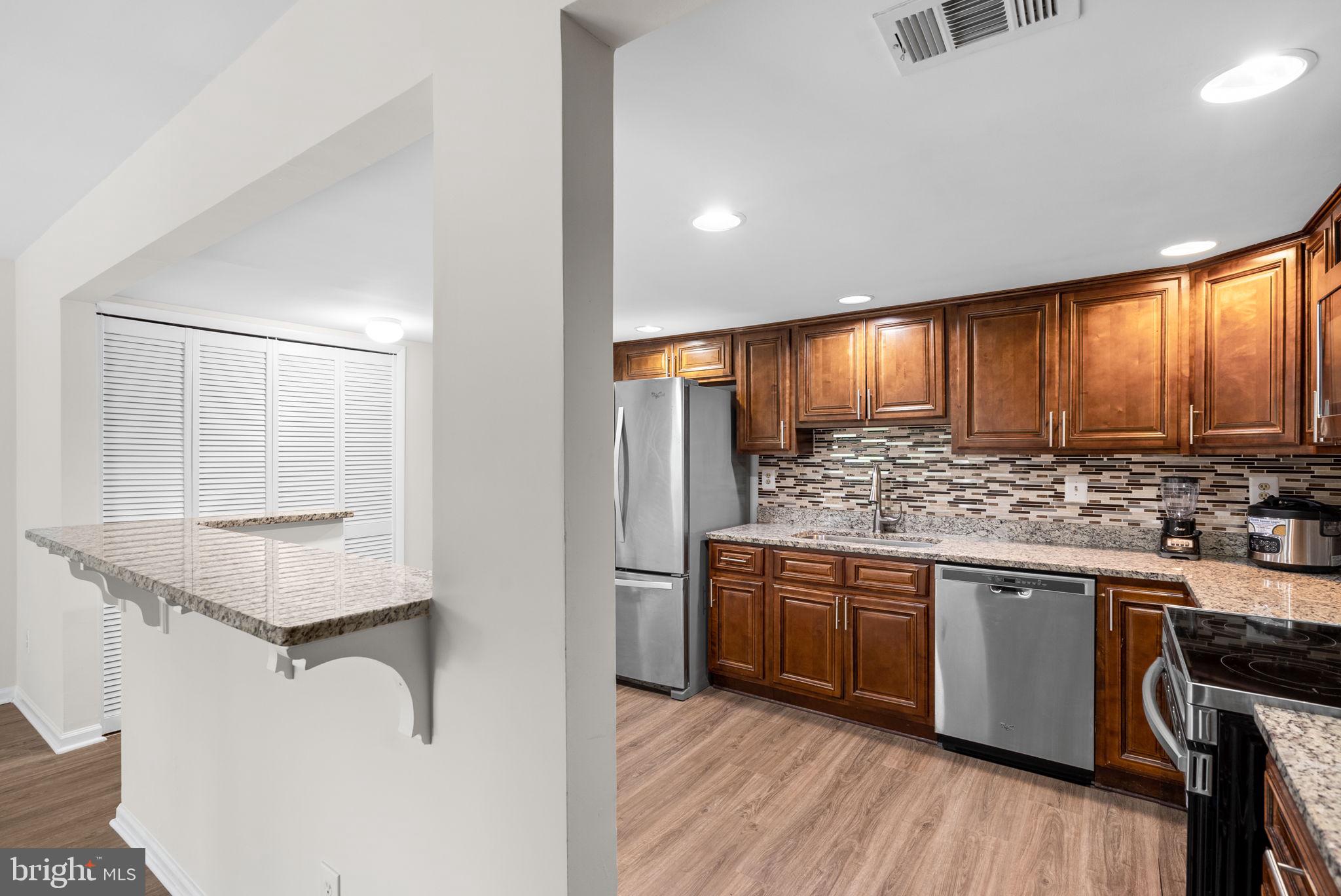 5468 Gloucester Road Columbia, MD 21044 - Photo 13 of 41 Kitchen
