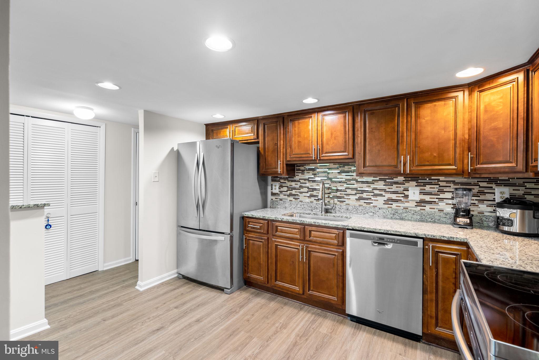 5468 Gloucester Road Columbia, MD 21044 - Photo 14 of 41 Kitchen