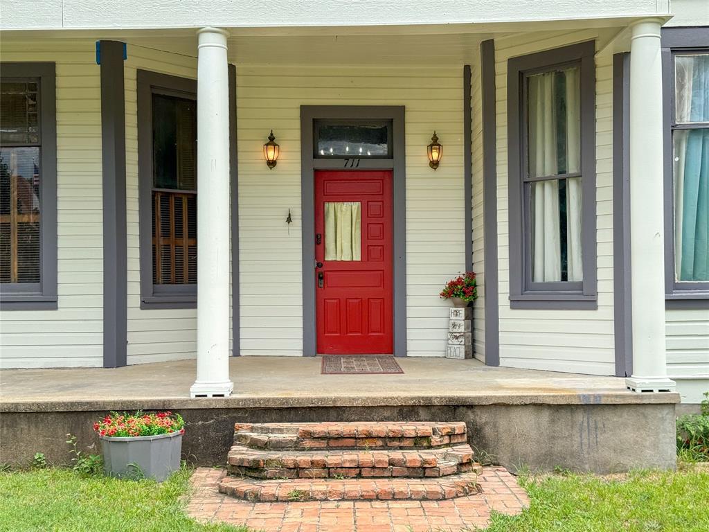 711 West 6th Street Cisco, TX 76437 - Photo 3 of 39