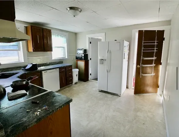 $6,100 | 14 Dow Street, Unit 2, Somerville, MA 02144