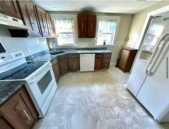 $6,100 | 14 Dow Street, Unit 2, Somerville, MA 02144