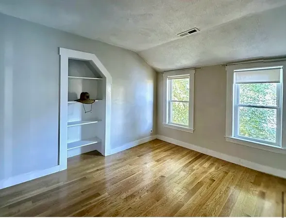 $6,100 | 14 Dow Street, Unit 2, Somerville, MA 02144