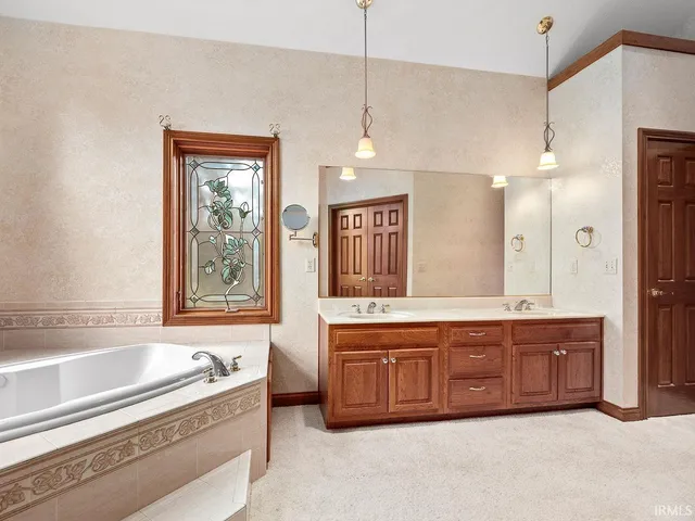 $1,900,000 | 11319 Johnson Road, Fort Wayne, IN 46818