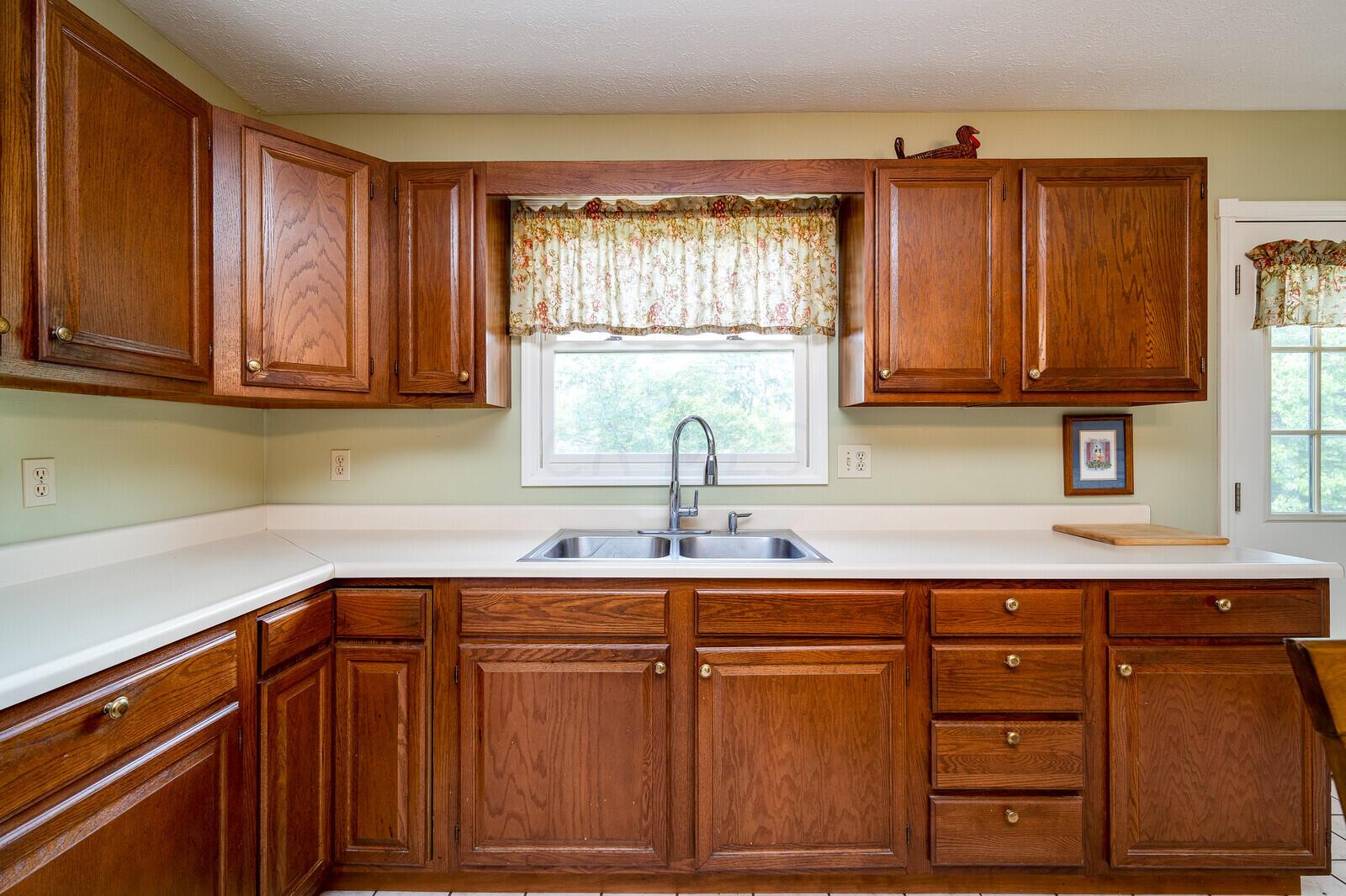 5562 Decker Road Franklin, OH 45005 - Photo 14 of 36 14_DaytonHomePhoto14_mls