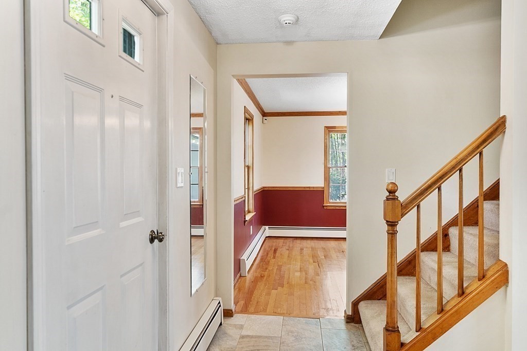 97 Autumn Road Lunenburg, MA 01462 - Photo 19 of 41