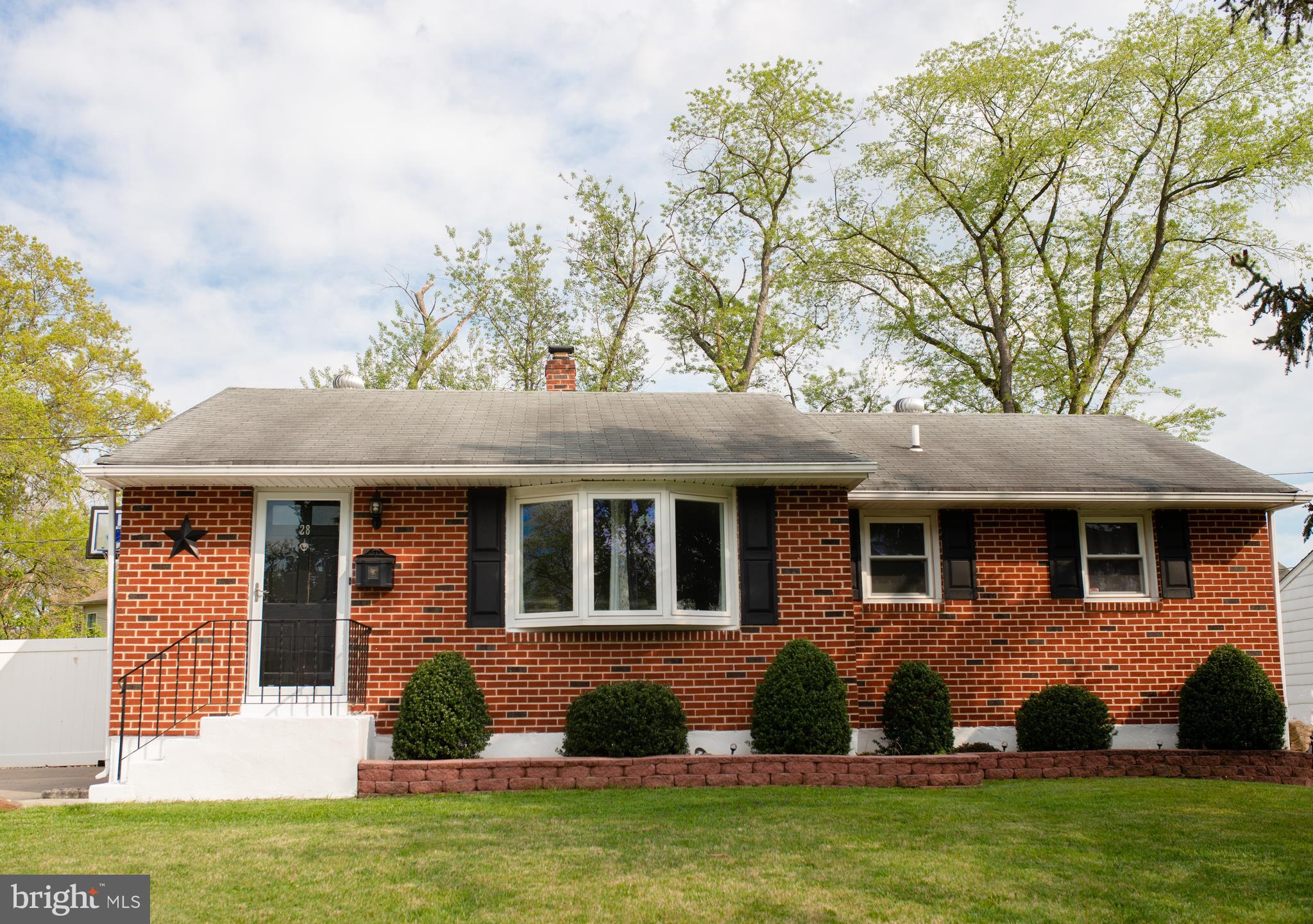 28 Doncaster Road New Castle, DE 19720 - Photo 1 of 25 Gallery Image 1
