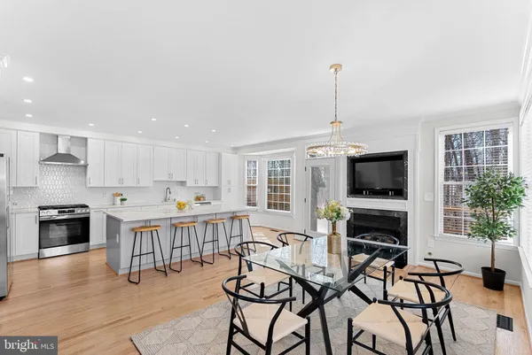 $875,000 | 6223 Windham Hill Run, Alexandria, VA 22315