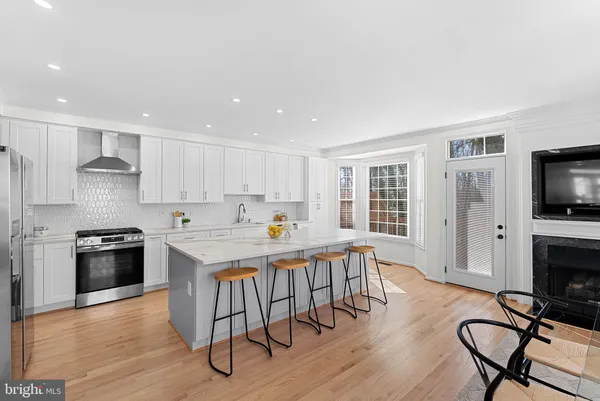 $875,000 | 6223 Windham Hill Run, Alexandria, VA 22315