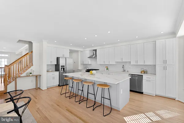 $875,000 | 6223 Windham Hill Run, Alexandria, VA 22315