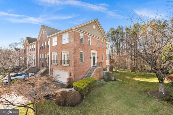 $875,000 | 6223 Windham Hill Run, Alexandria, VA 22315