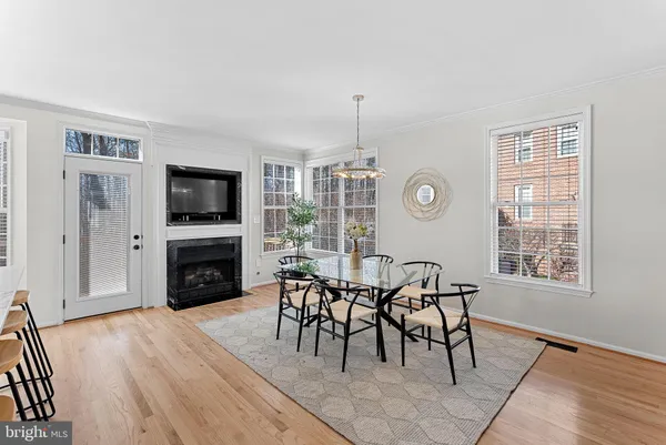 $875,000 | 6223 Windham Hill Run, Alexandria, VA 22315