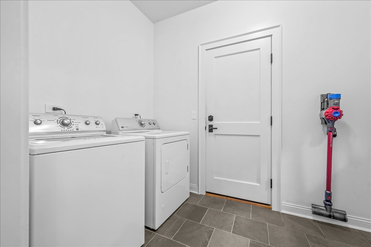 1625 Sunset Ridge Road Glenview, IL 60025 - Photo 28 of 49 a utility room with dryer and washer