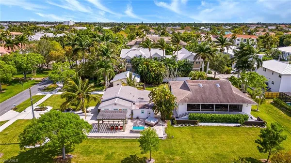 $6,450,000 | 560 9th Avenue South, Naples, FL 34102