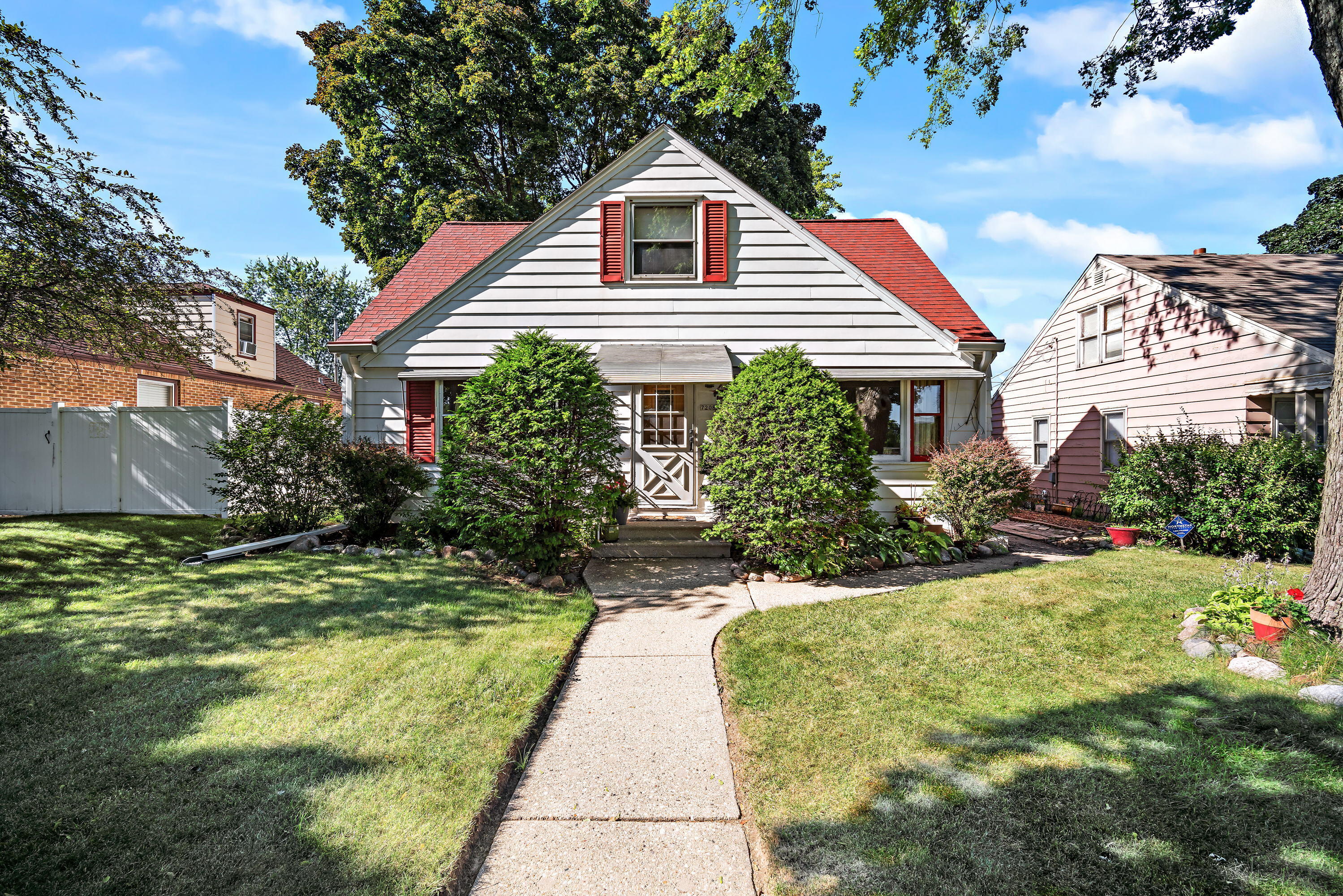 7208 West Nash Street Milwaukee, WI 53216 - Photo 1 of 1 7208 W Nash