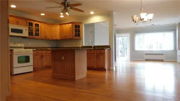 $3,950 | 10 South Nauraushaun Road, Pearl River, NY 10965