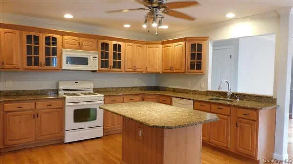 $3,950 | 10 South Nauraushaun Road, Pearl River, NY 10965