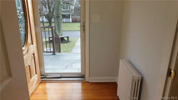 $3,950 | 10 South Nauraushaun Road, Pearl River, NY 10965