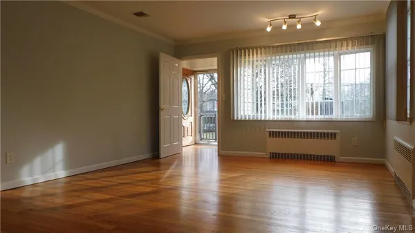 $3,950 | 10 South Nauraushaun Road, Pearl River, NY 10965