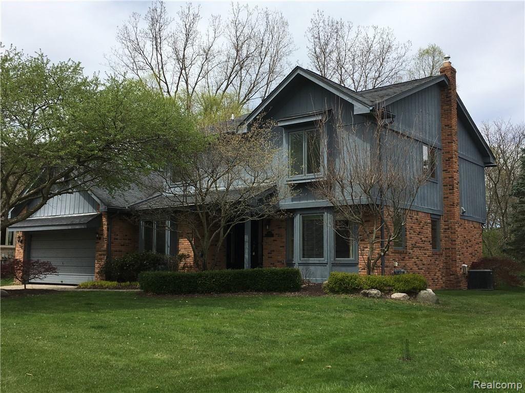 829 Stag Ridge Road Rochester, MI 48309 - Photo 1 of 27