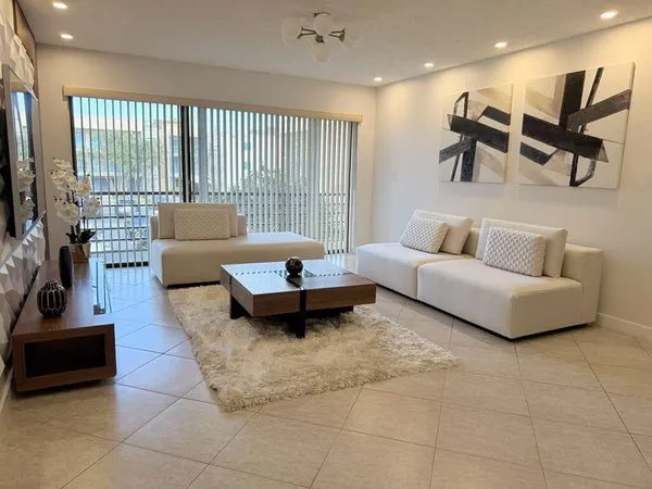 $2,990 | 4040 North Hills Drive, Unit 26, Hollywood, FL 33021
