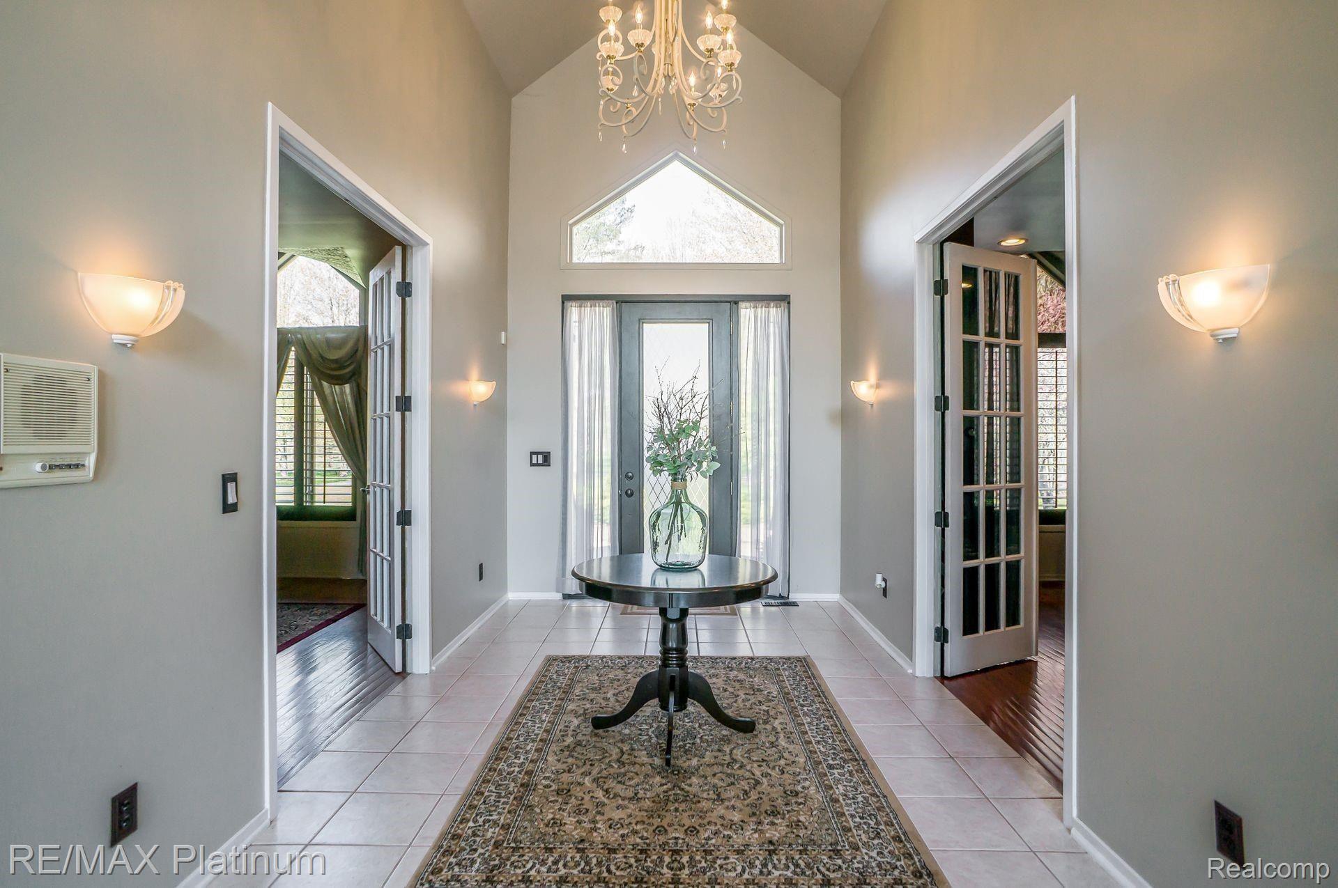 4040 Cullen Road Fenton, MI 48430 - Photo 7 of 36 3.jpg