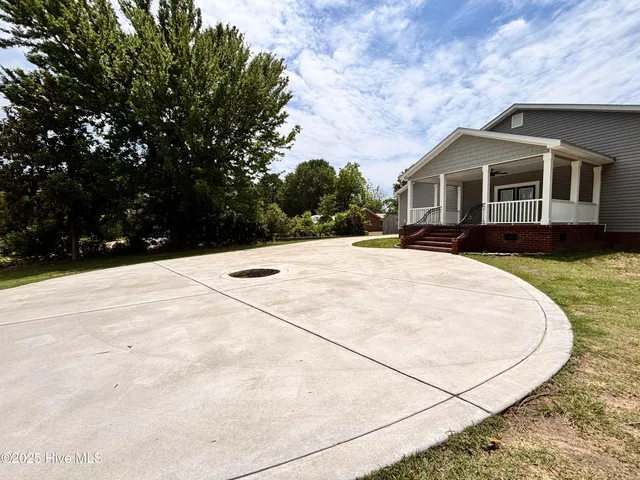 $418,000 | 730 NW Boulevard, Clinton, NC 28328