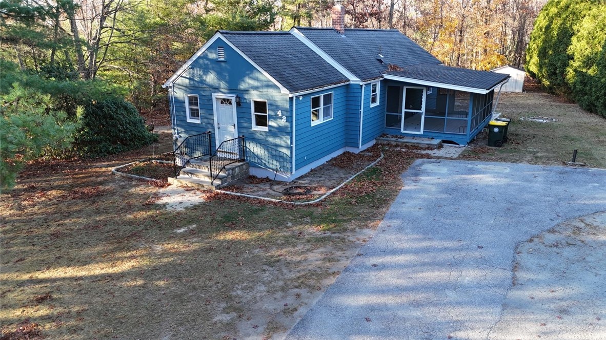 42 Whipple Road Smithfield, RI 02917 - Photo 3 of 27