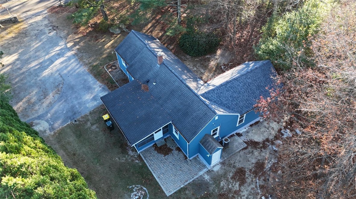 42 Whipple Road Smithfield, RI 02917 - Photo 4 of 27