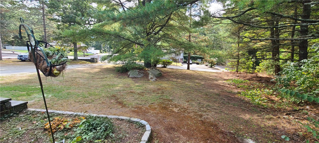 42 Whipple Road Smithfield, RI 02917 - Photo 8 of 27