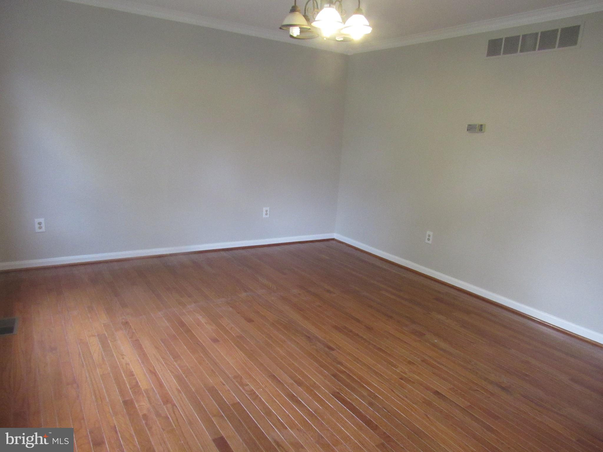 6652 Hunter Road Elkridge, MD 21075 - Photo 12 of 30 Dining