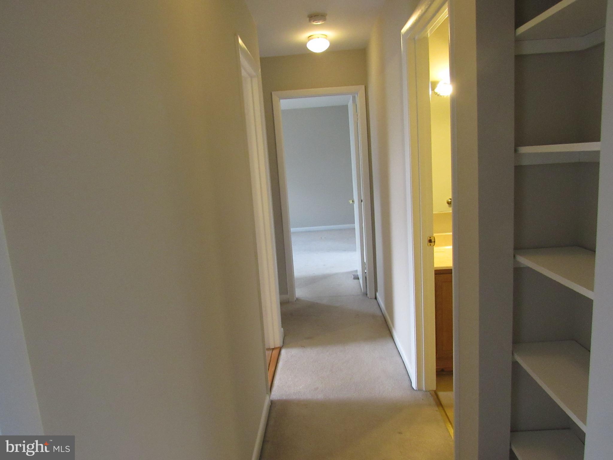 6652 Hunter Road Elkridge, MD 21075 - Photo 13 of 30 Hallway