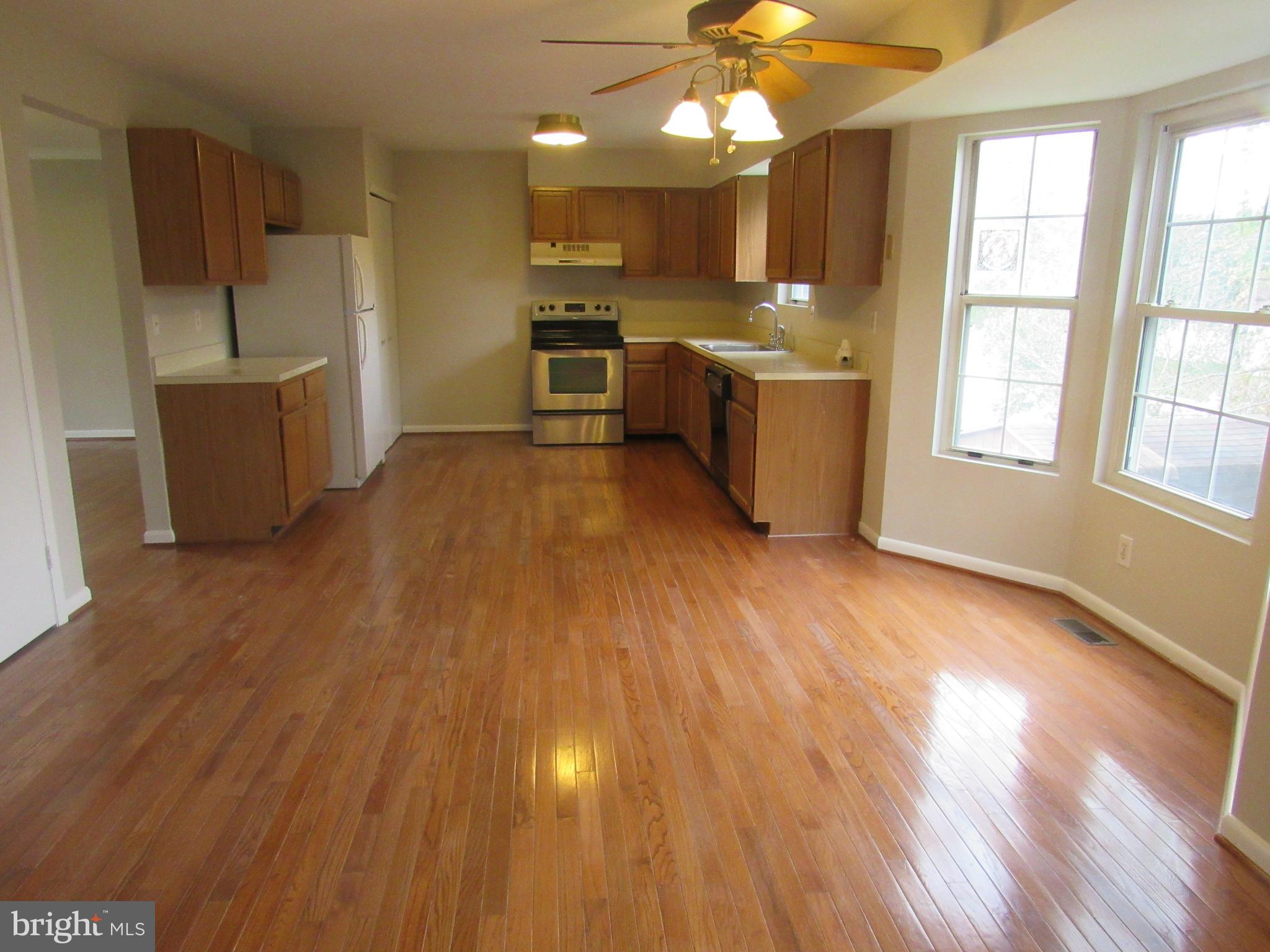 6652 Hunter Road Elkridge, MD 21075 - Photo 9 of 30 Kitchen