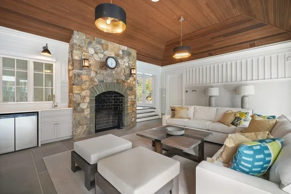 $18,250,000 | 210 Monument Farm Road, Concord, MA 01742