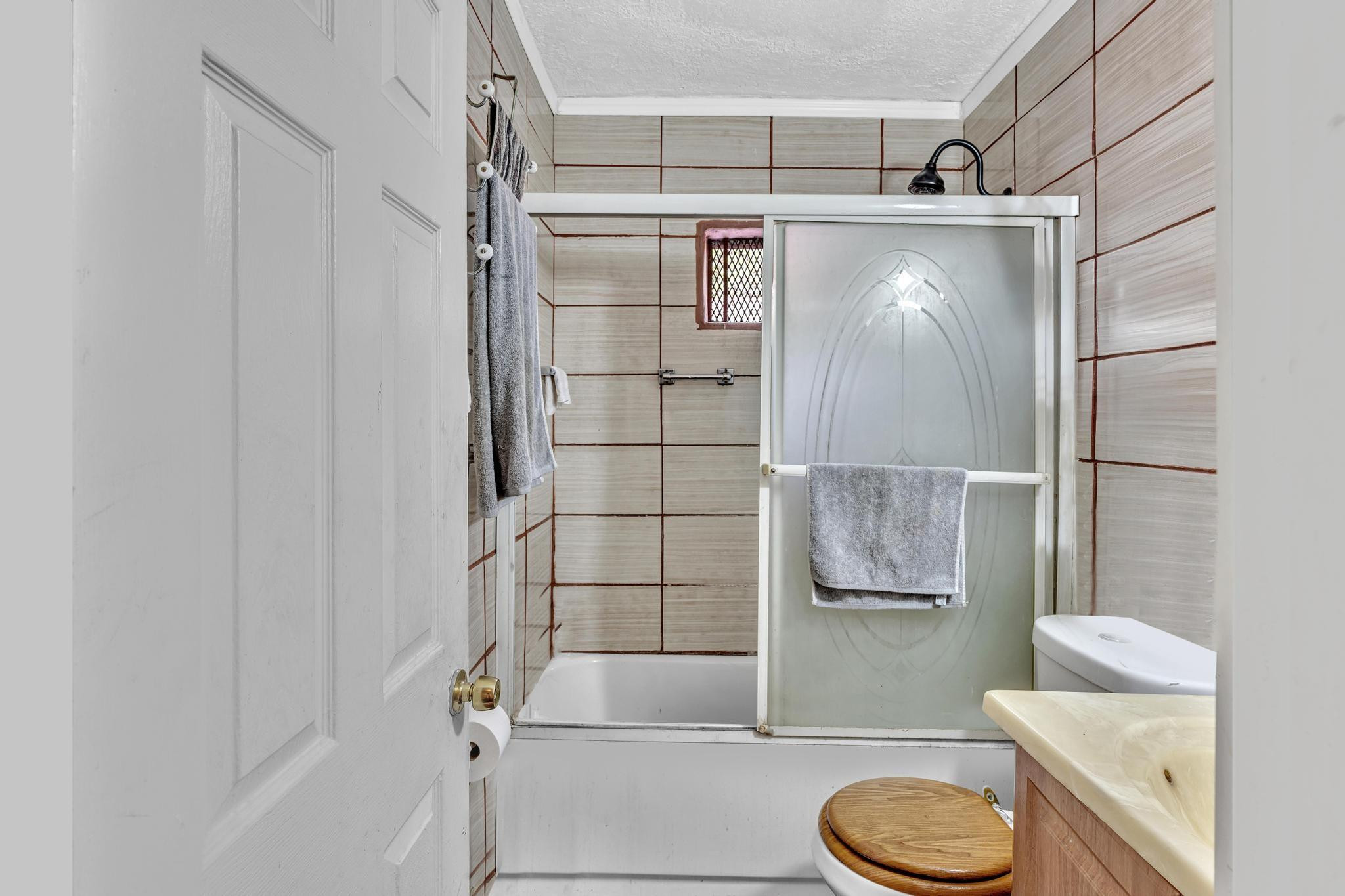 3275 Northwest 53rd Street Miami, FL 33142 - Photo 8 of 23 Photo 8