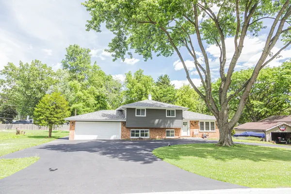 $450,000 | 4N211 Avard Road, West Chicago, IL 60185